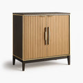 Sideboard aus Eichenholz mit Metallakzenten und zwei Türen
