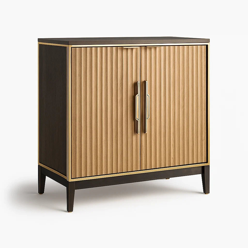 Sideboard aus Eichenholz mit Metallakzenten und zwei Türen